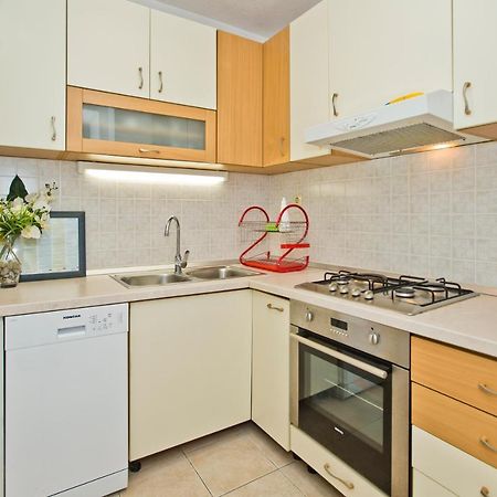 Apartments Jure Hvar Town Exterior photo