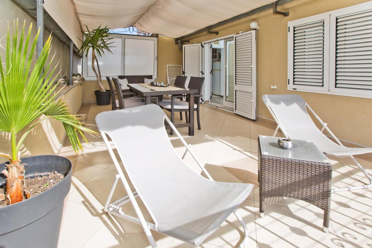 Apartments Jure Hvar Town Exterior photo