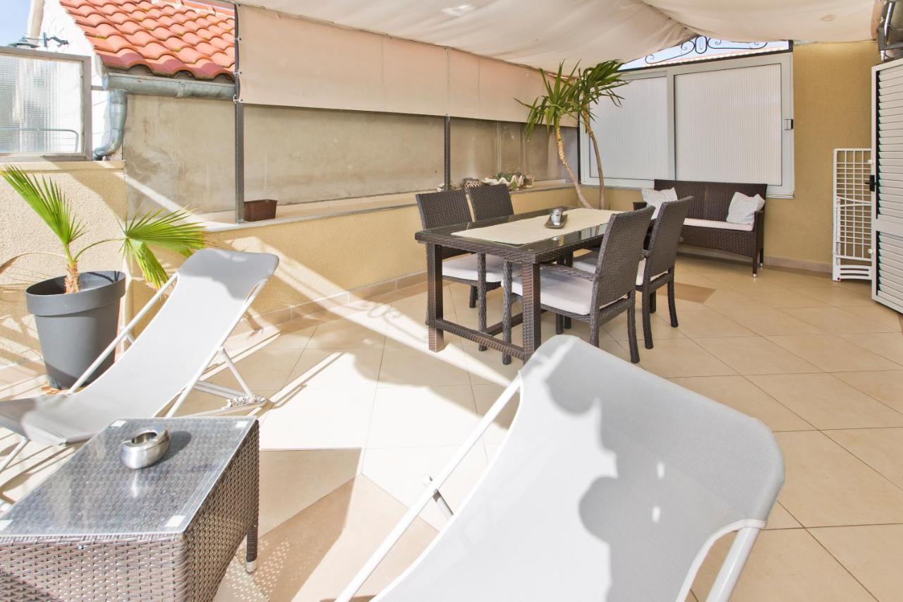 Apartments Jure Hvar Town Exterior photo