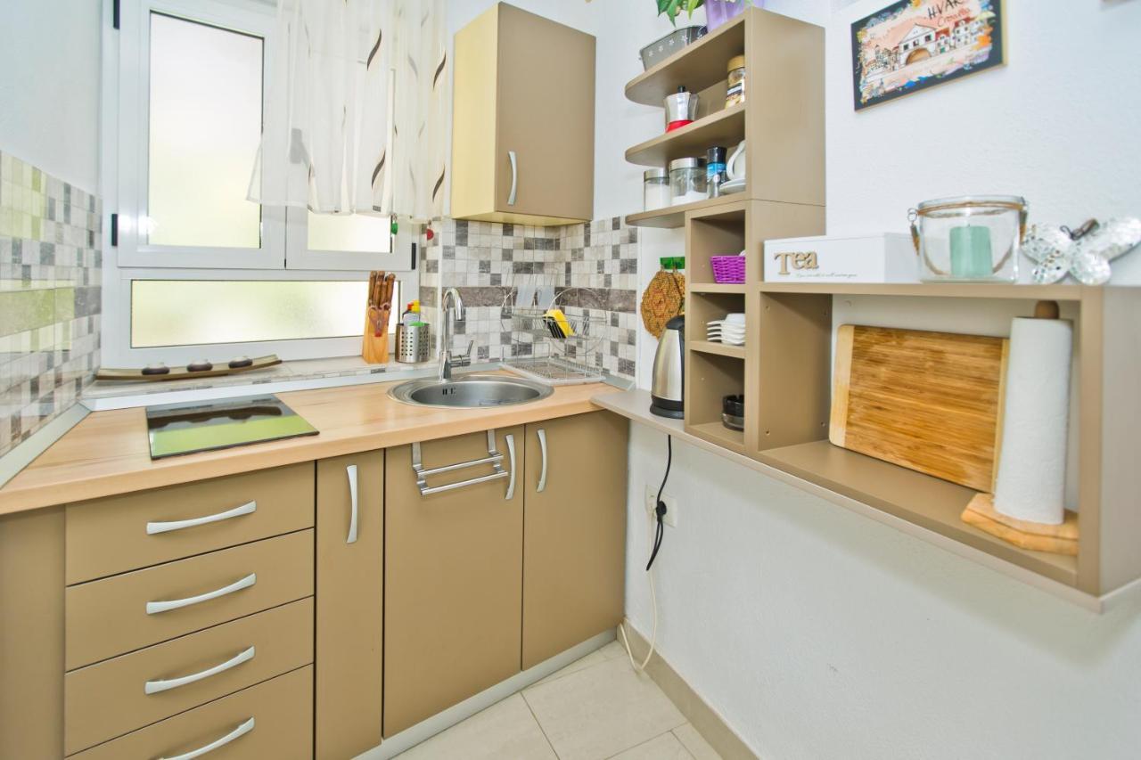 Apartments Jure Hvar Town Exterior photo