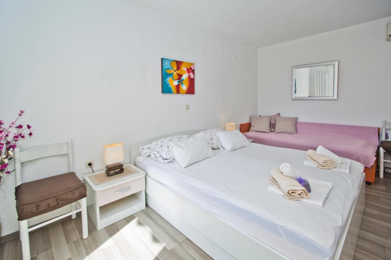 Apartments Jure Hvar Town Exterior photo